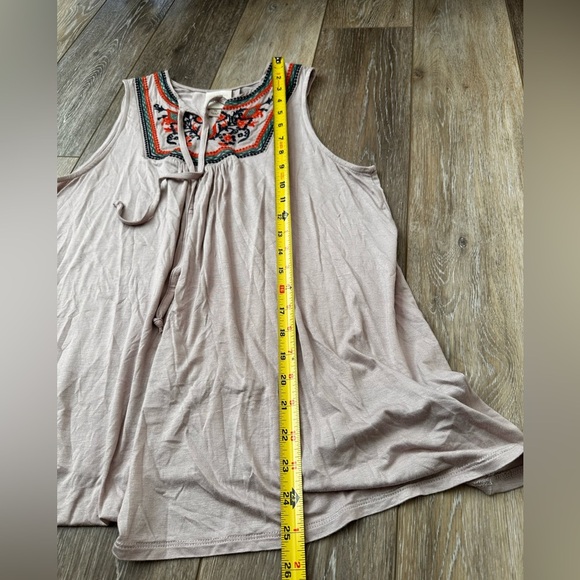 🛍️Knox Rose embroidered top. Never worn.excellent condition - Picture 3 of 6